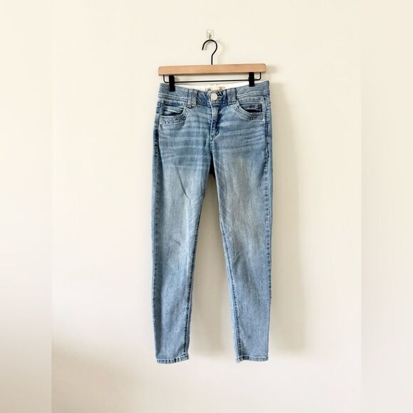 Democracy Elastic Waist Skinny Jeans in Light Wash - Size 2 - Picture 1 of 6